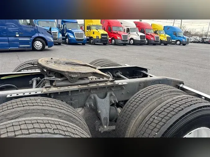 2022 INTERNATIONAL LT