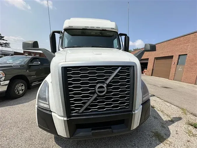 2020 VOLVO VNL64T760