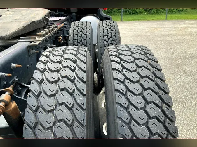 2022 INT LT625 6x4