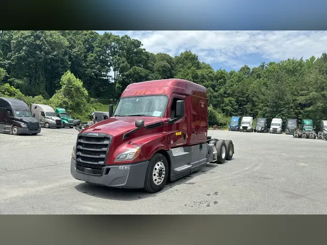 2020 Freightliner Cascadia 126