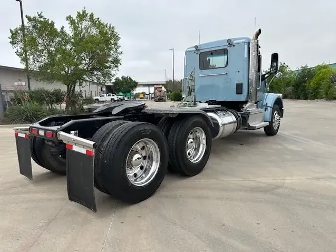 2022 Peterbilt 567