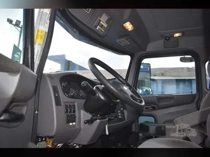 2018 PETERBILT 337