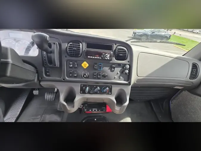 2020 FREIGHTLINER/MERCEDES M2 106