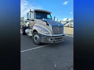 2019 NAVISTAR INTERNATIONAL LT625 DAYCAB S/A