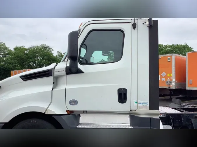 2020 Freightliner Cascadia 126