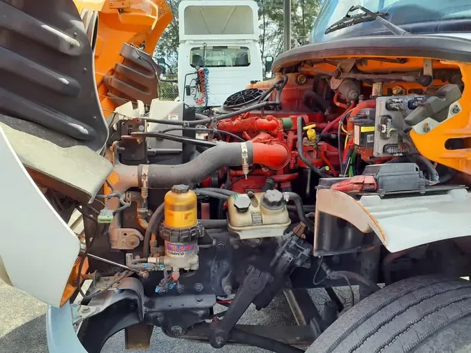 2016 FREIGHTLINER/MERCEDES M2 106