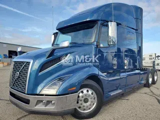 2025 VOLVO VNL64T740