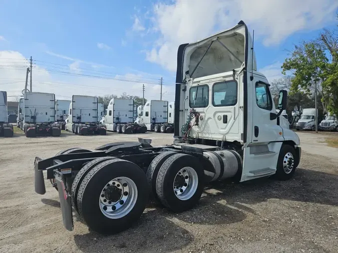 2016 FREIGHTLINER/MERCEDES CASCADIA 1255507c969e0f0e4a000d27c37ffa7406d