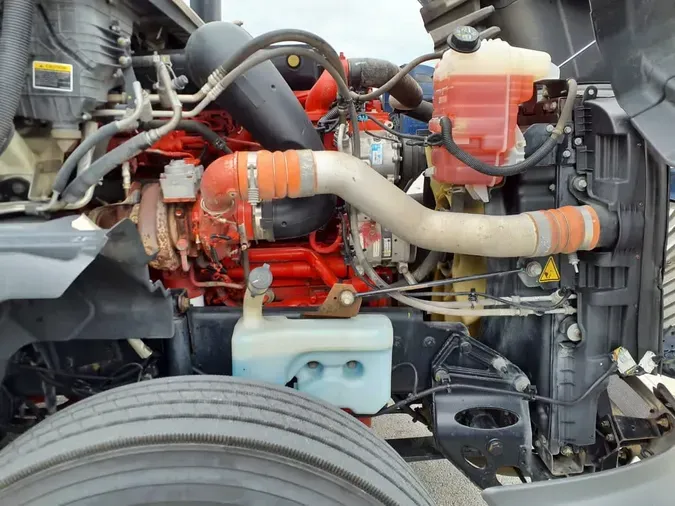 2019 NAVISTAR INTERNATIONAL LT625 SLPR CAB