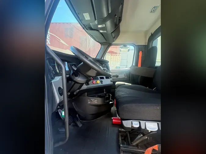 2020 FREIGHTLINER/MERCEDES NEW CASCADIA 126