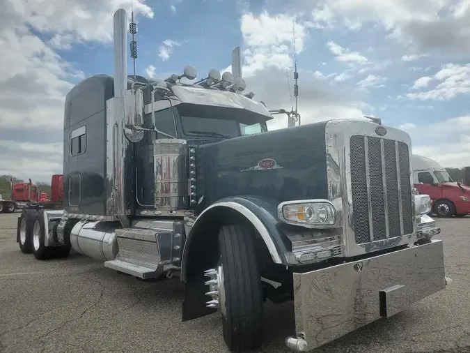 2022 PETERBILT 389