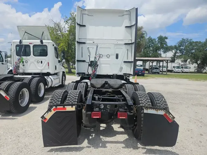 2019 NAVISTAR INTERNATIONAL LT625 SLPR CAB