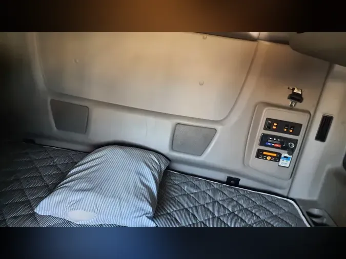 2020 NAVISTAR INTERNATIONAL LT625 SLPR CAB