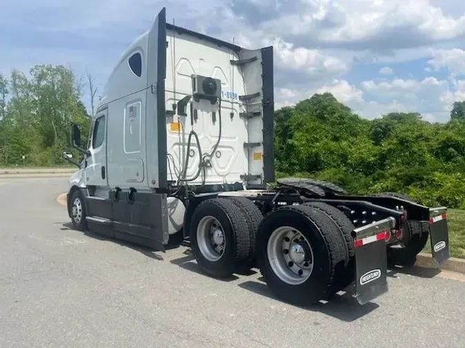 2021 Freightliner Cascadia