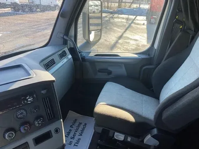 2020 Freightliner Cascadia551a935990f35cc0294887b93f009b40