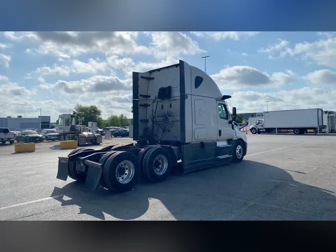 2023 Freightliner Cascadia 126