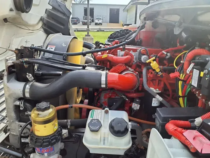 2019 FREIGHTLINER/MERCEDES M2 106