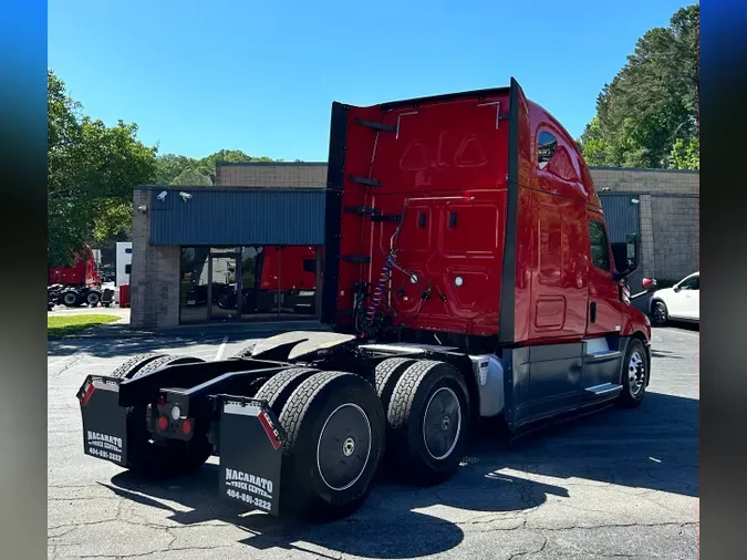 2020 Freightliner Cascadia 126