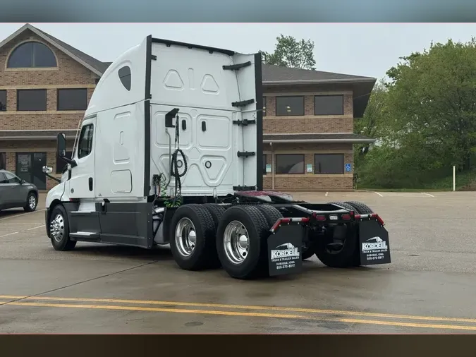 2022 FREIGHTLINER Cascadia 126552782b5172aea8f5beb4bf1b037d5f4