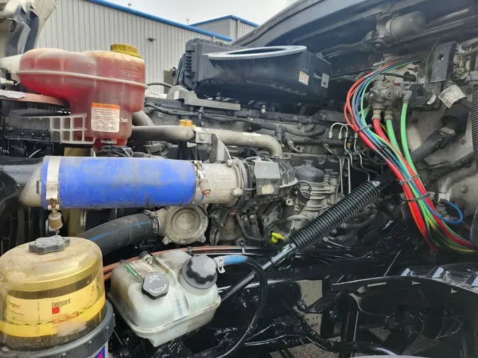 2020 FREIGHTLINER Cascadia 126