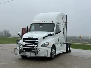 2022 FREIGHTLINER Cascadia 126