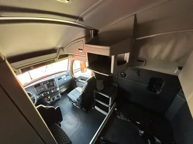 2023 KENWORTH T680