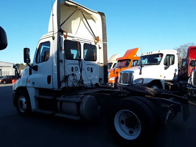 2018 FREIGHTLINER/MERCEDES CASCADIA 125