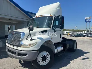 2004 INTERNATIONAL 4400