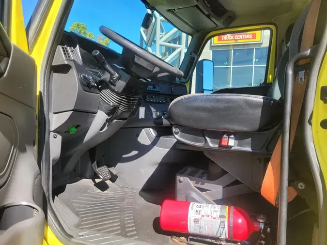 2023 International LT625