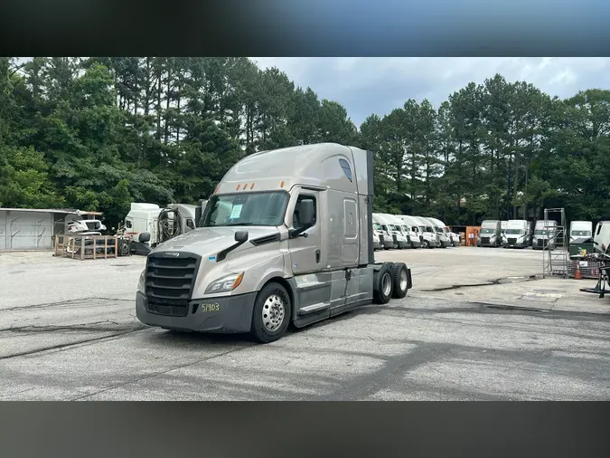2021 Freightliner Cascadia 126