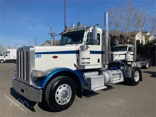 2017 PETERBILT 389