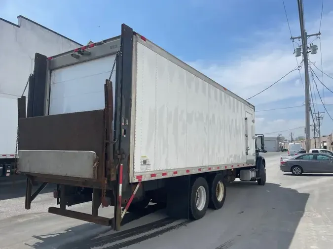 2019 FREIGHTLINER/MERCEDES M2 106