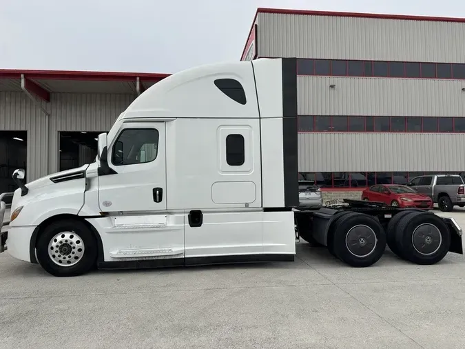 2024 Freightliner Cascadia®553ef0513a5a30b3608c556e572894e0