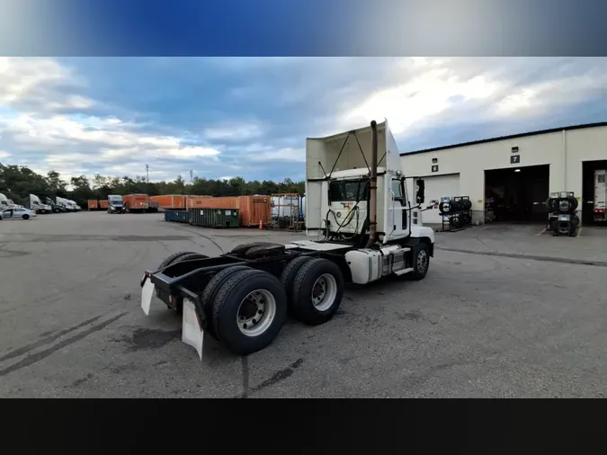 2020 Mack Anthem553f15bdf4166f8b0d18a25a1a19013f