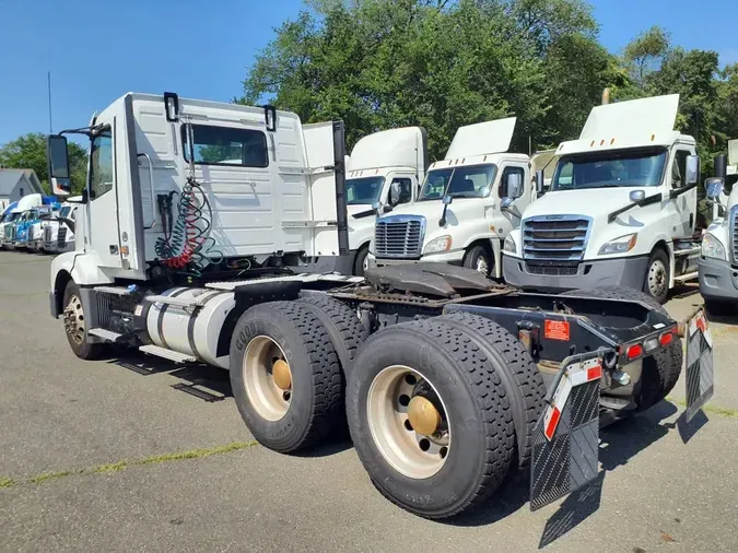 2018 VOLVO VNL64TRACTOR
