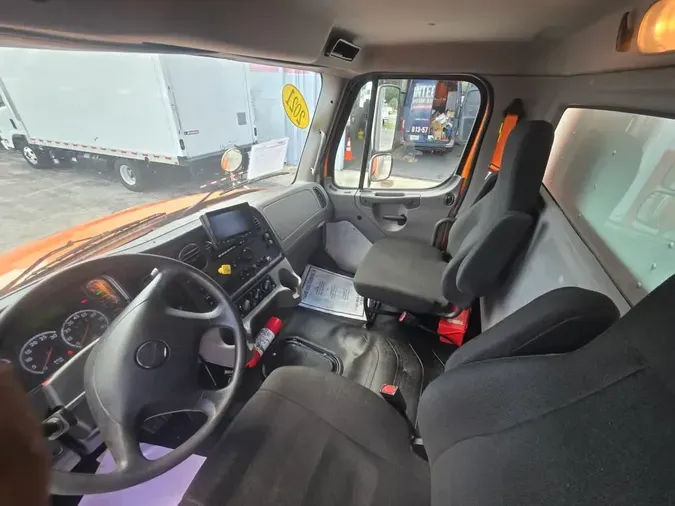 2021 FREIGHTLINER/MERCEDES M2 10655443f3f1a8d2895763d17320ae4d5ad