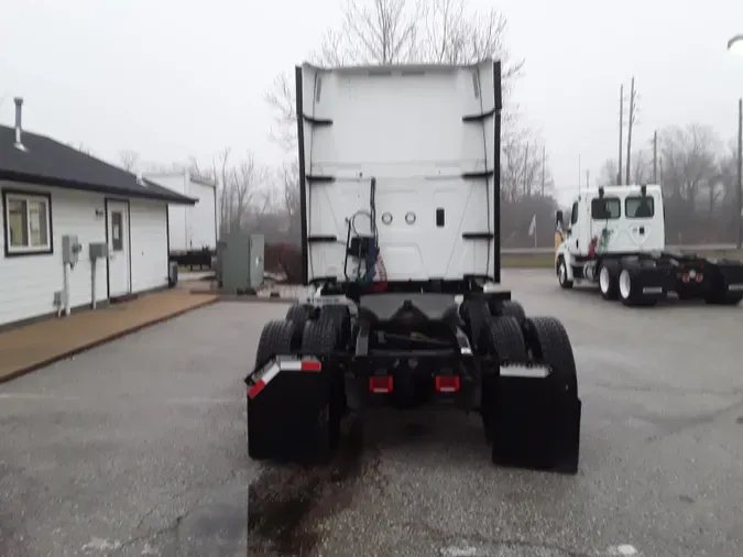 2019 NAVISTAR INTERNATIONAL LT625 SLPR CAB