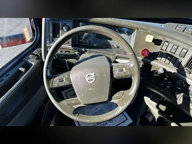 2022 VOLVO VNL64T3005548d950eff7c522c11b91352caf6147
