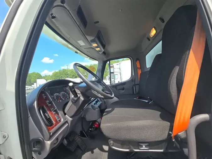 2021 FREIGHTLINER/MERCEDES M2 106