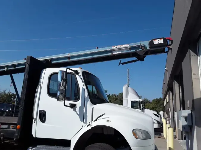 2017 FREIGHTLINER M2 1065554d3f5a7478777d97b4dfe16329534