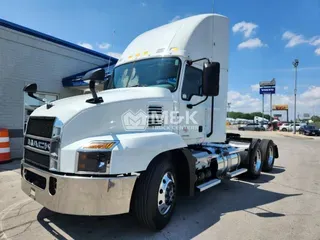 2020 MACK AN64T