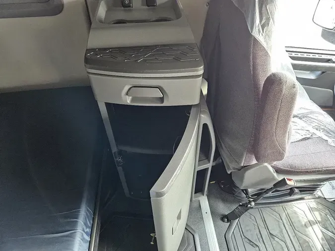 2023 VOLVO VNL64T760