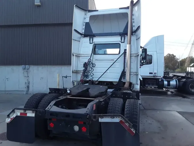 2019 VOLVO VNR42T 300