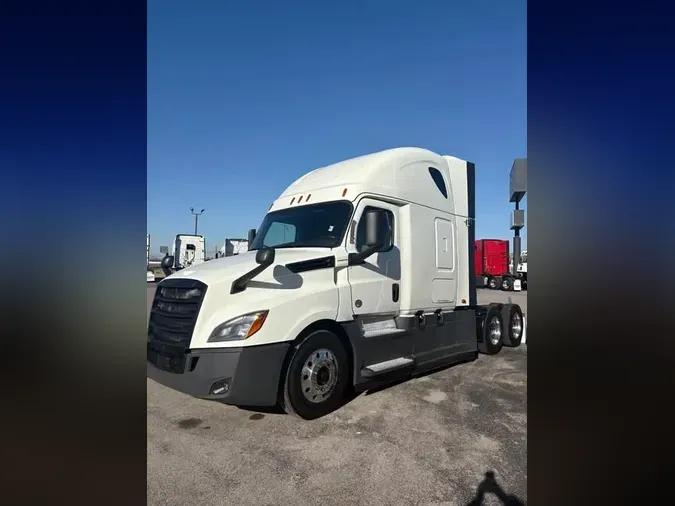 2020 FREIGHTLINER CASCADIA 126