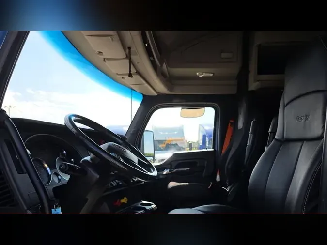 2021 KENWORTH W990