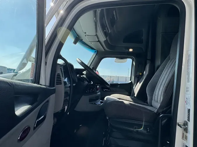 2023 Peterbilt 579