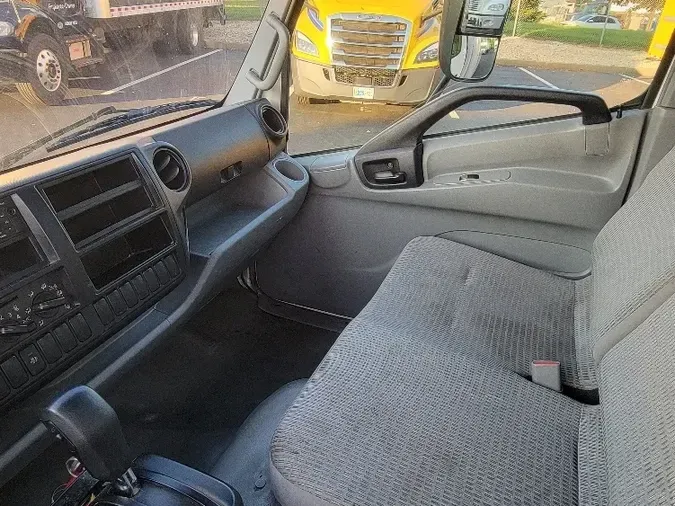 2017 HINO TRUCK 195