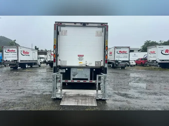 2017 FREIGHTLINER/MERCEDES M2 106