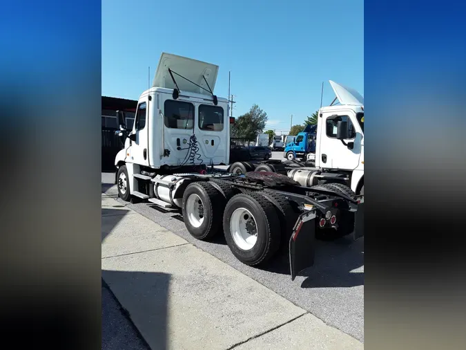 2018 FREIGHTLINER/MERCEDES CASCADIA 125