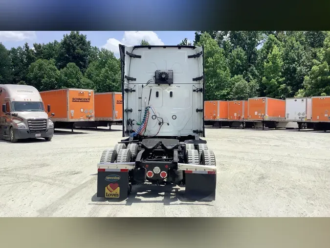 2022 Freightliner Cascadia 1265563b9d07e87d2a4dd80823e309493de